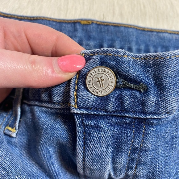 Frye distressed jeans medium blue wash - Picture 6 of 11